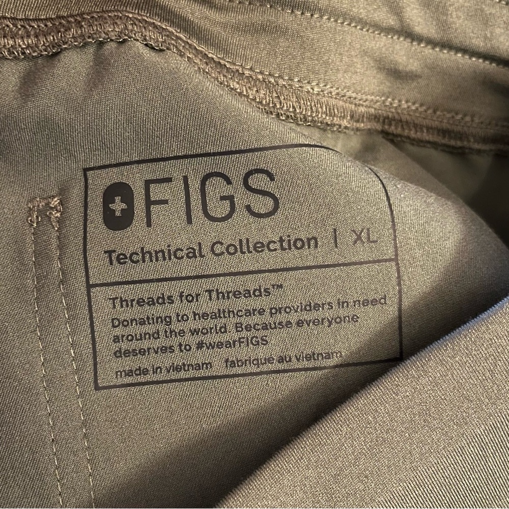 Figs Livingston Basic Technical Scrub Pants Size … - image 6